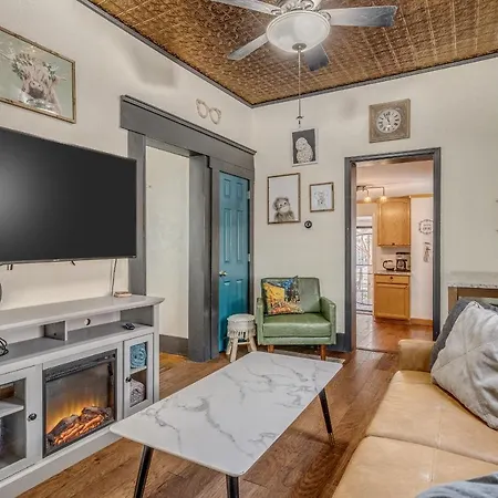 Downtown Colorado Springs House Villa